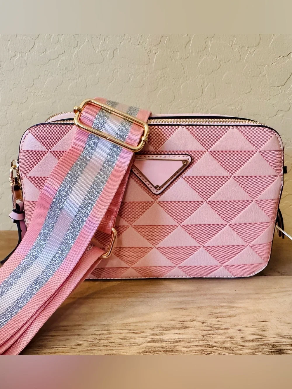 Textured Pink Geometric Crossbody Bag and Wallet Set with Glitter Strap NWT - Picture 6 of 9